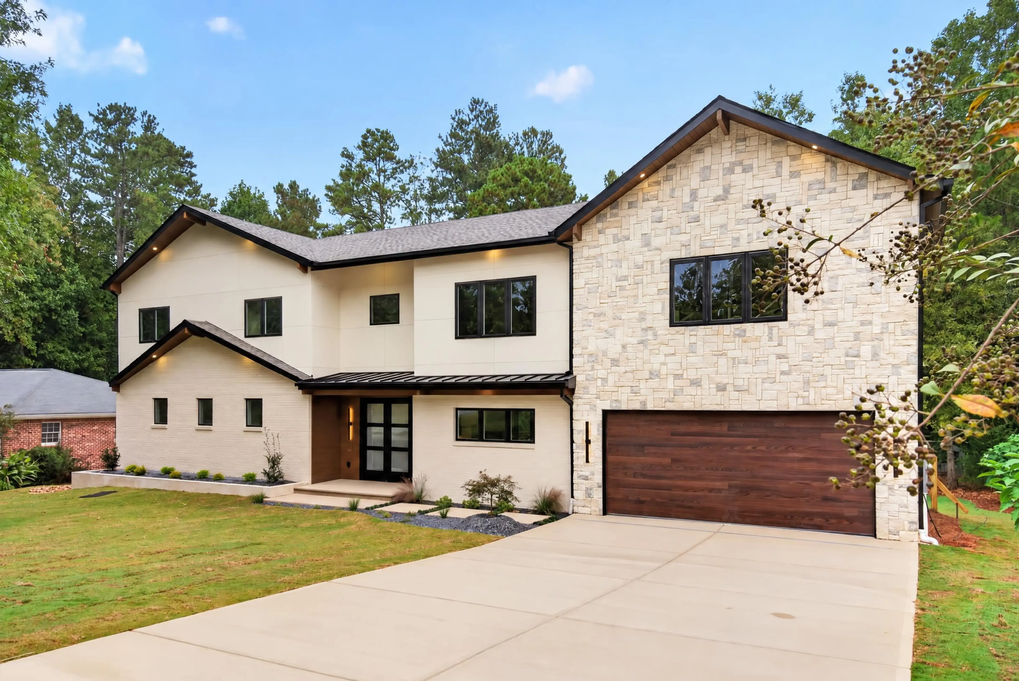 Real estate listing photo by Manor Media