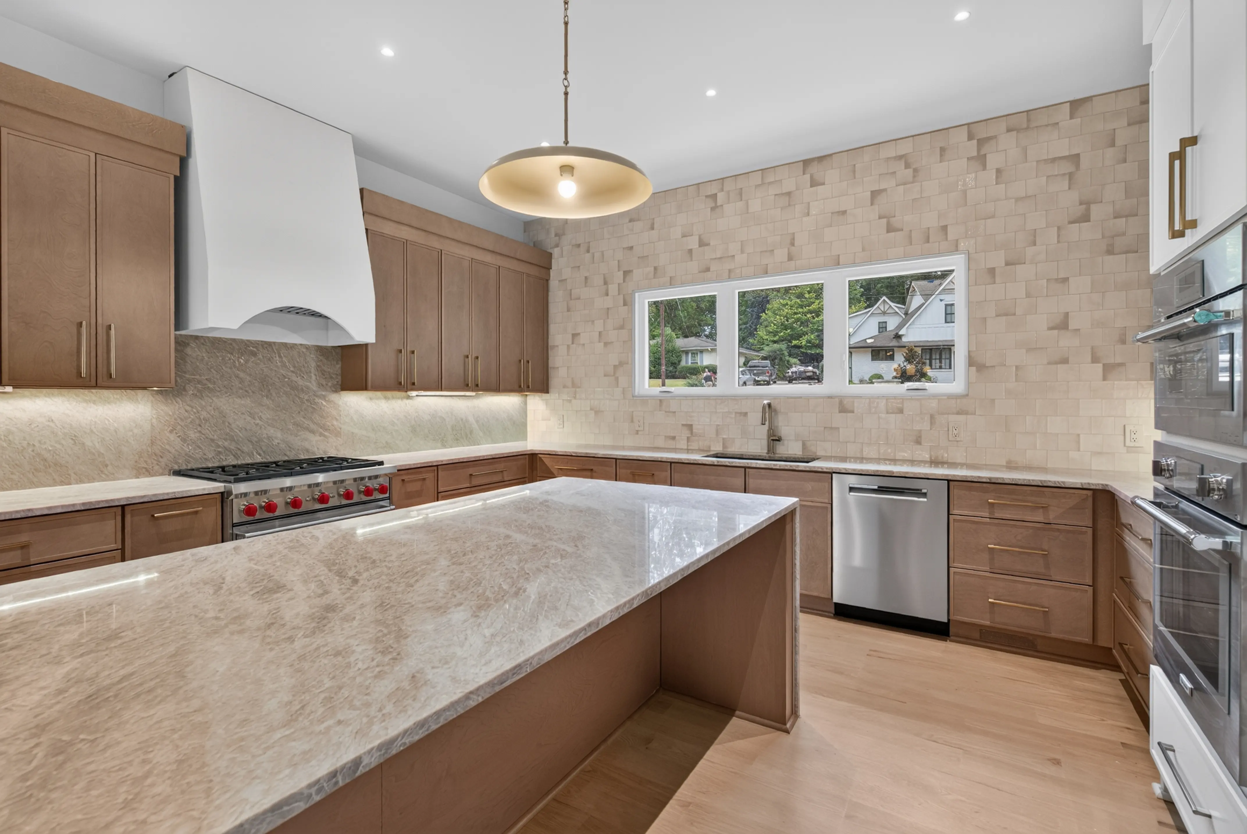 Real estate listing photo by Manor Media