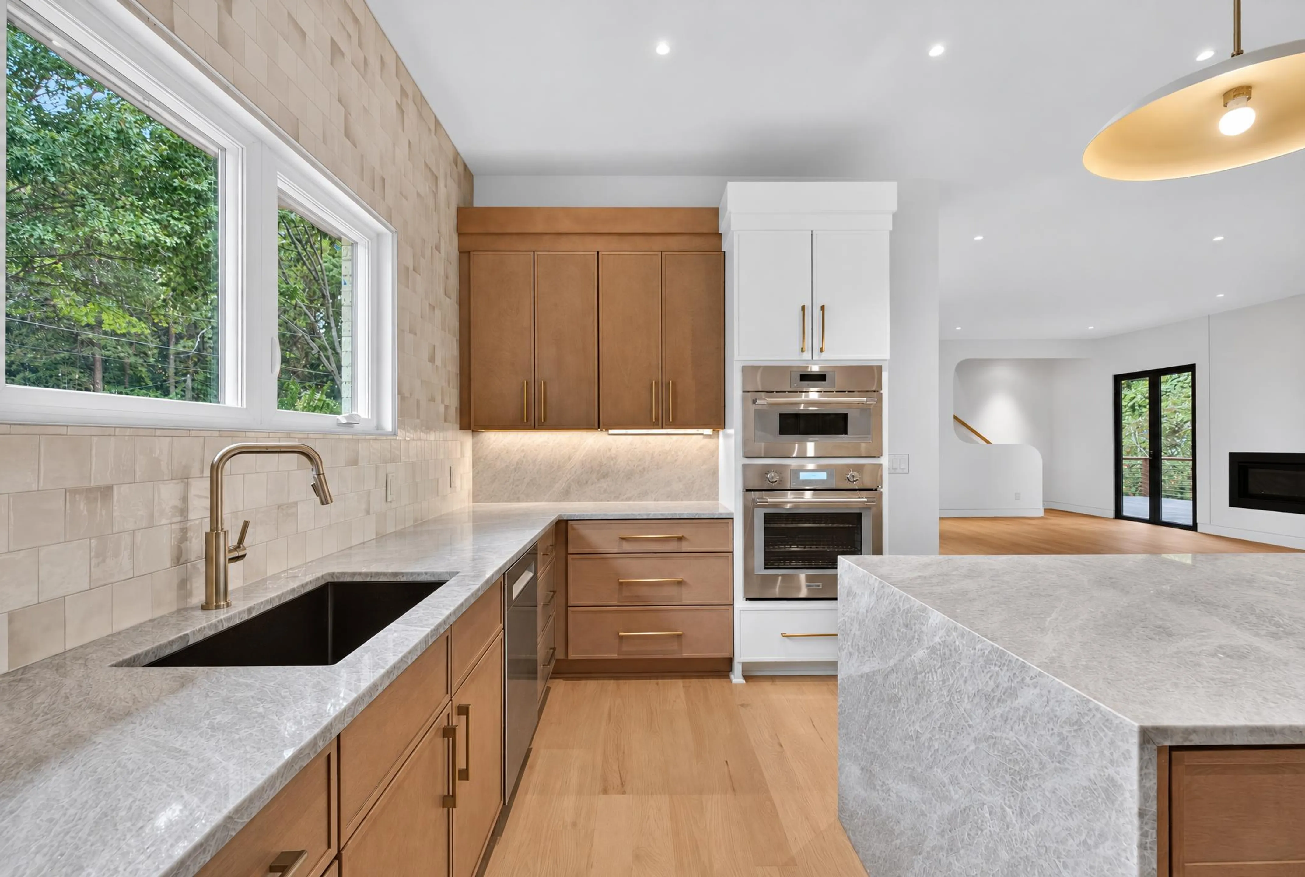 Real estate listing photo by Manor Media