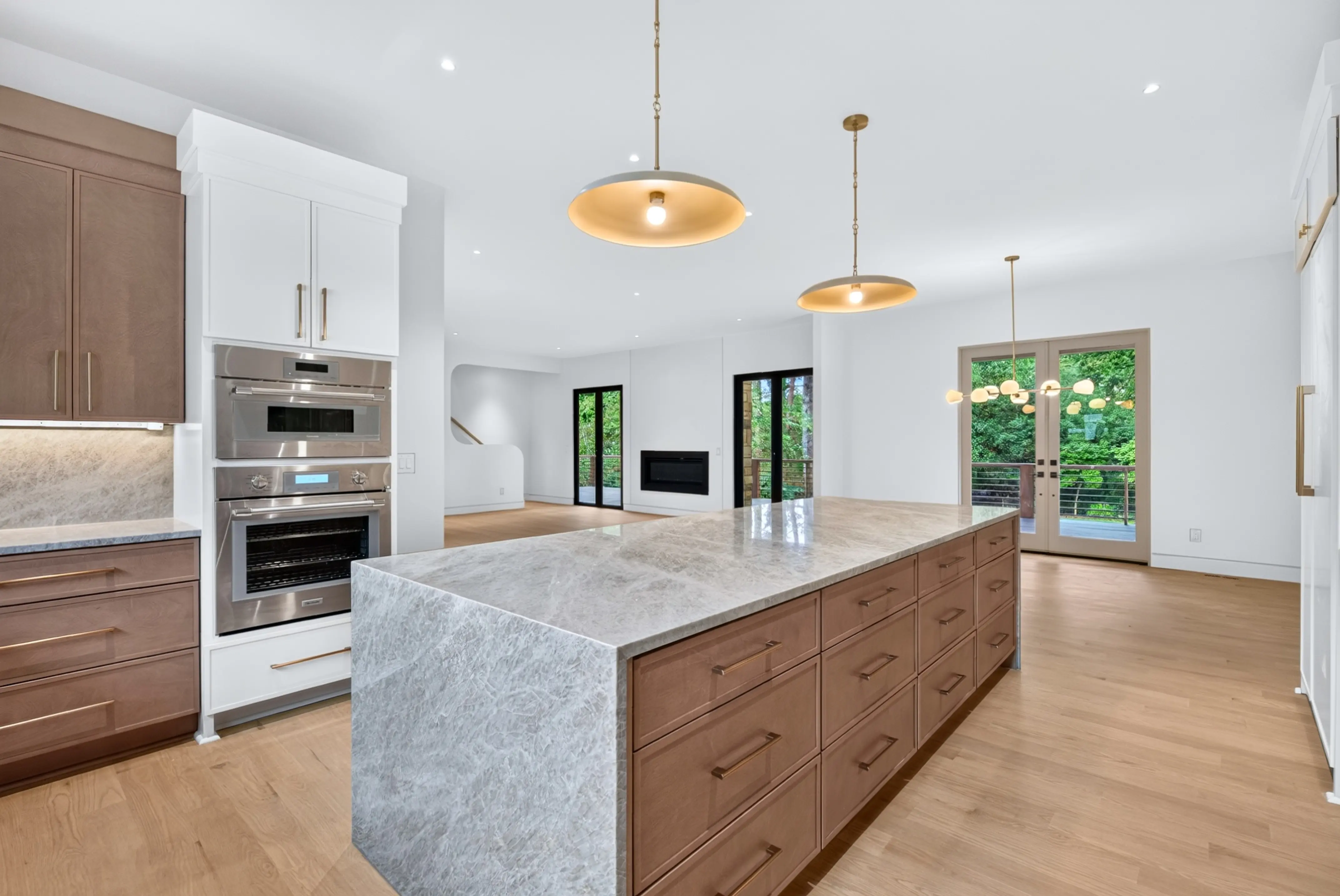 Real estate listing photo by Manor Media