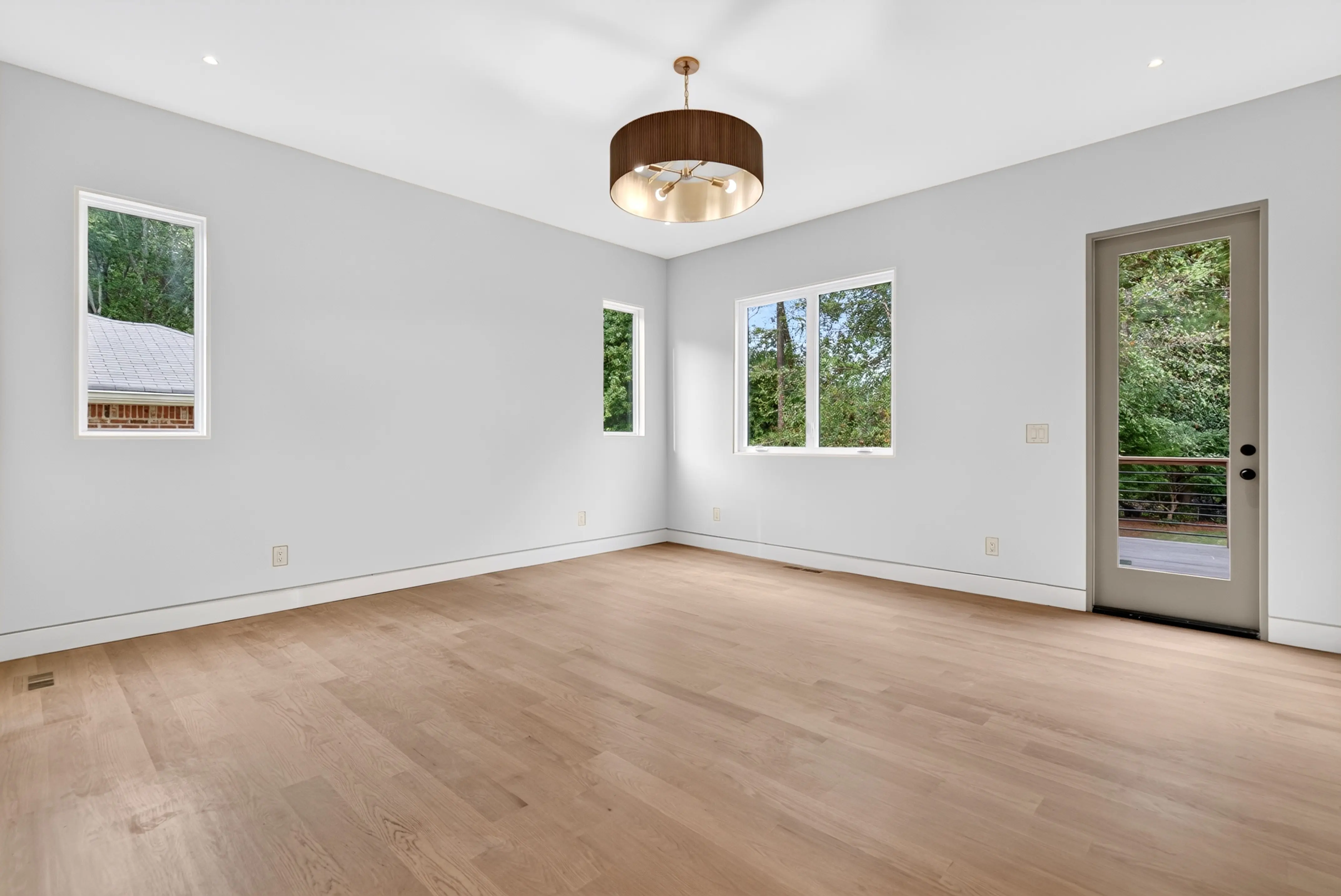Real estate listing photo by Manor Media