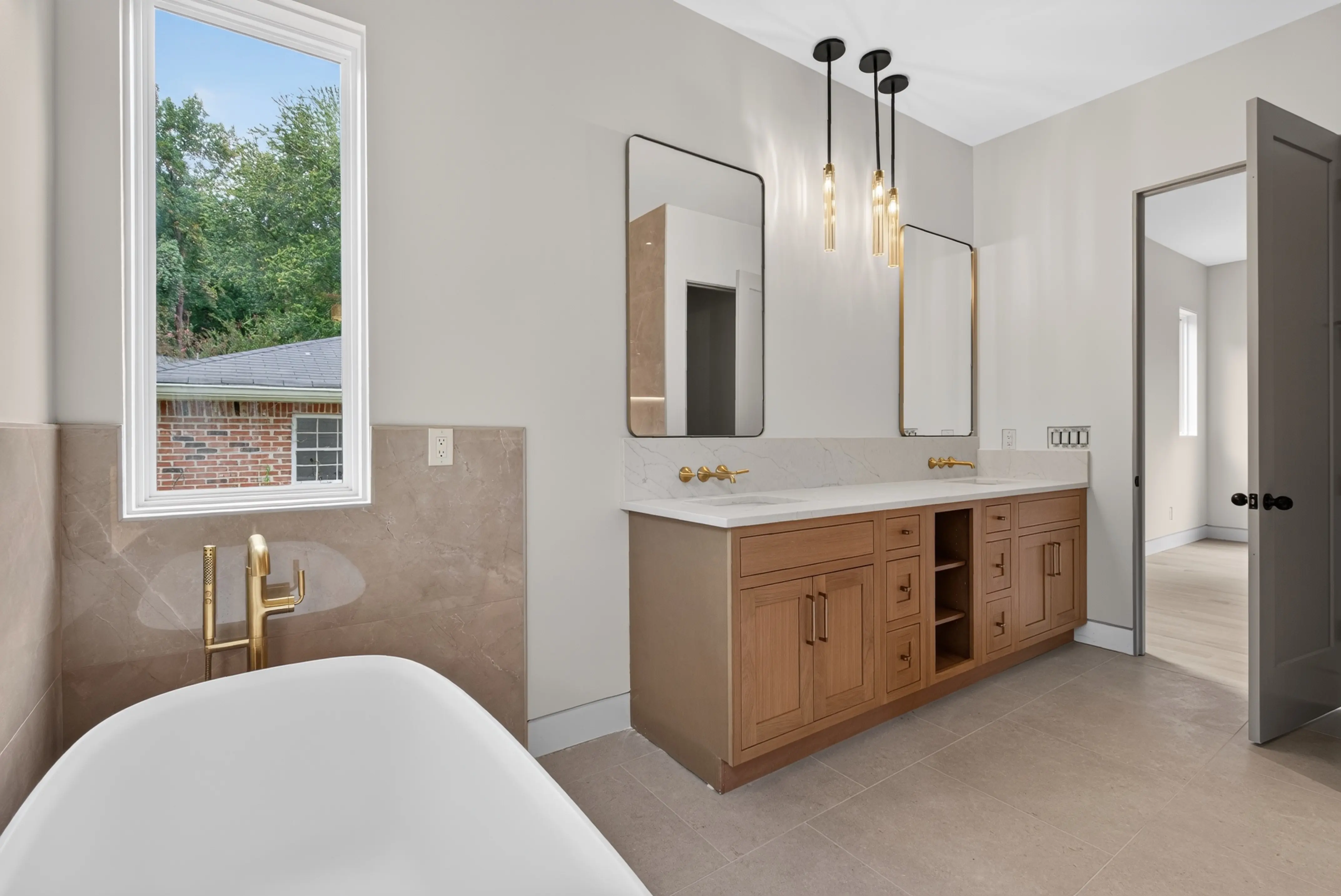 Real estate listing photo by Manor Media