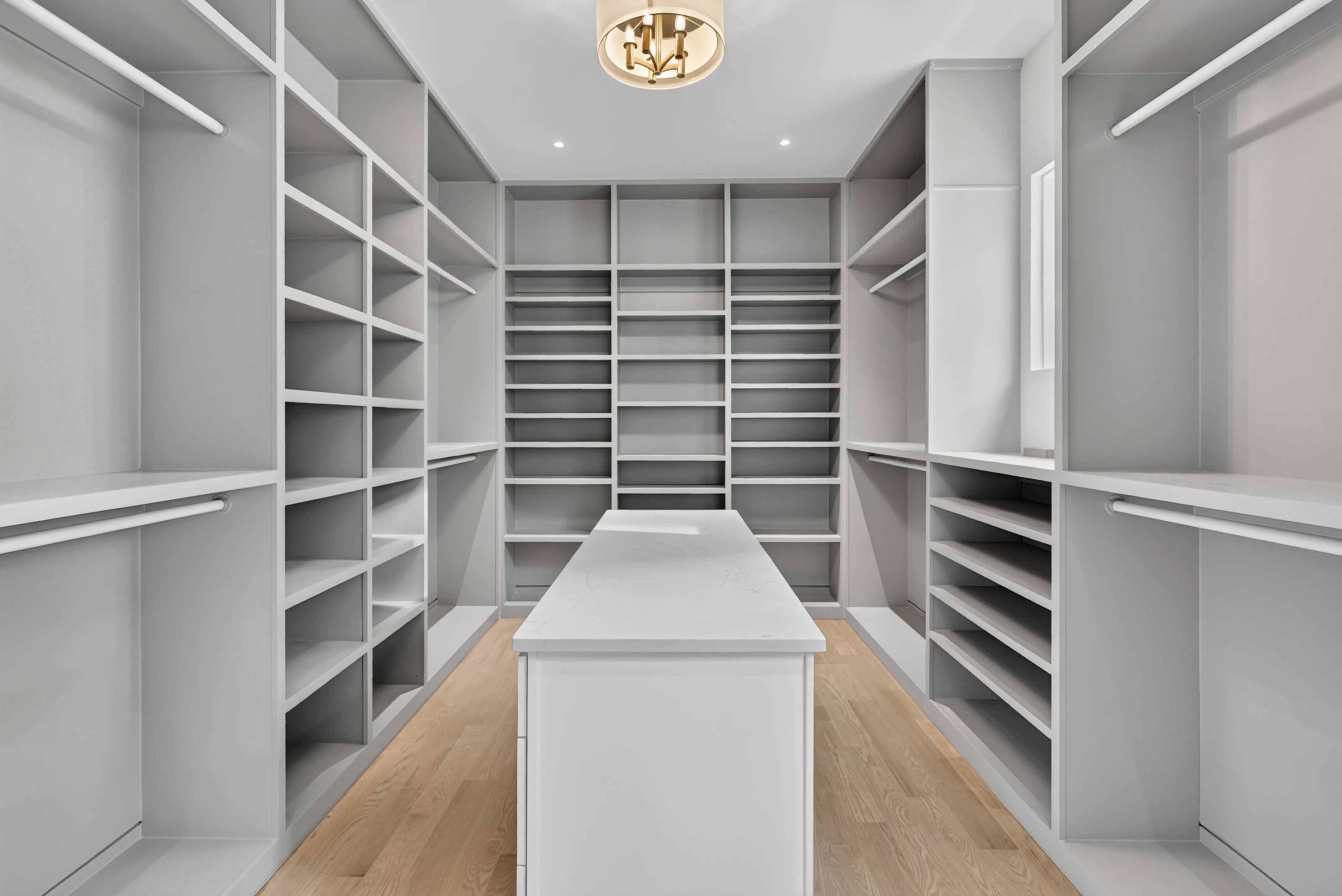 Real estate listing photo by Manor Media