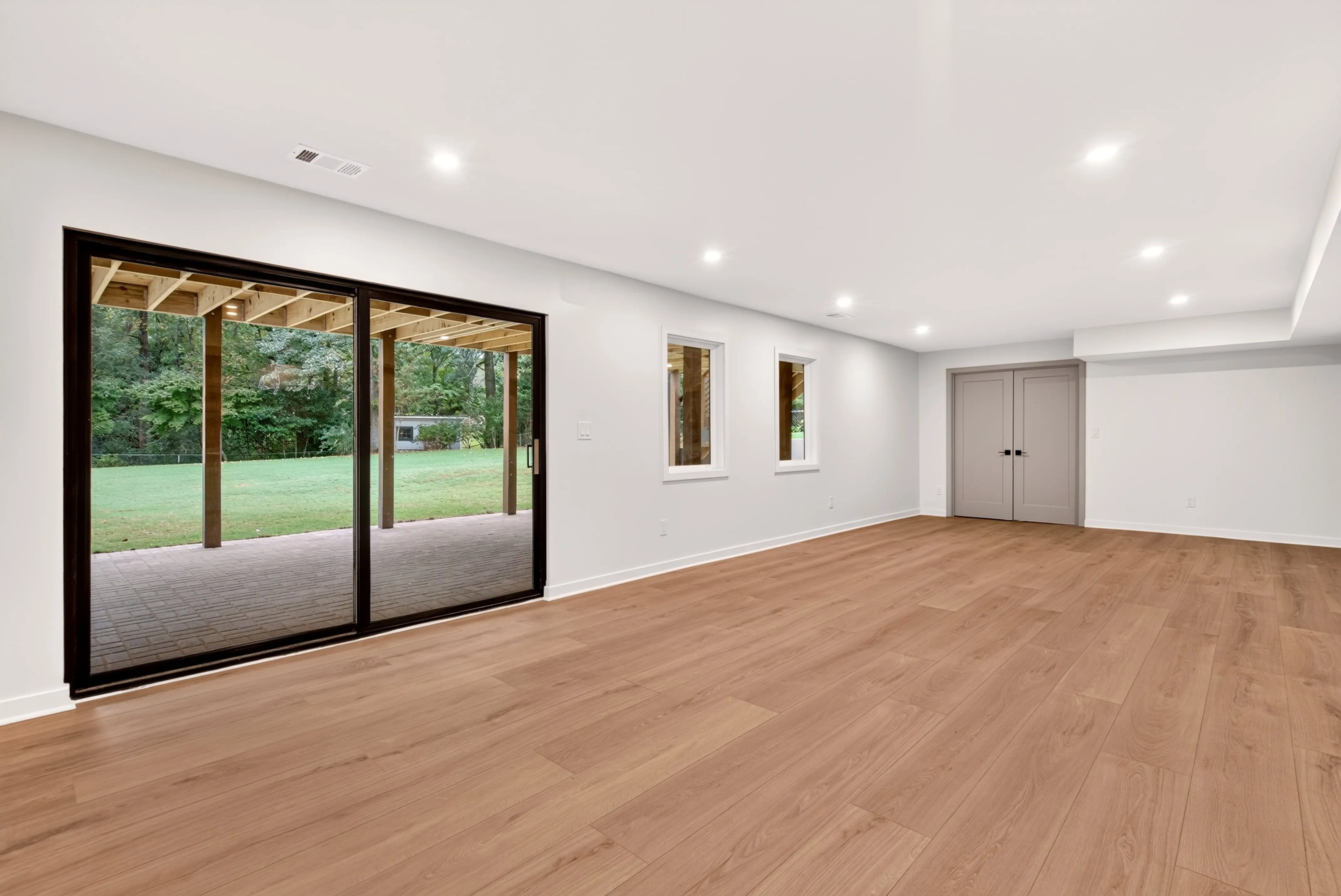 Real estate listing photo by Manor Media