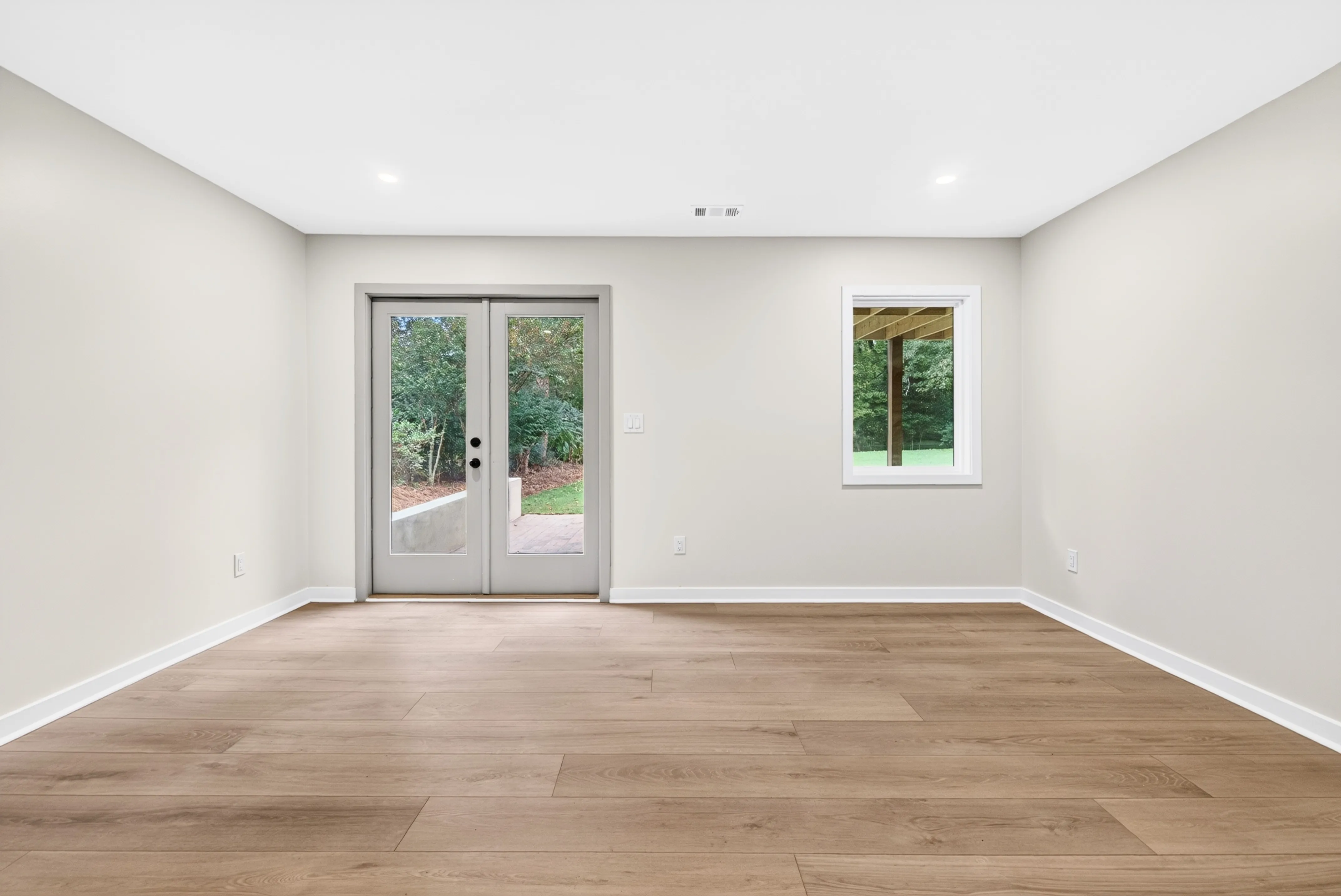 Real estate listing photo by Manor Media