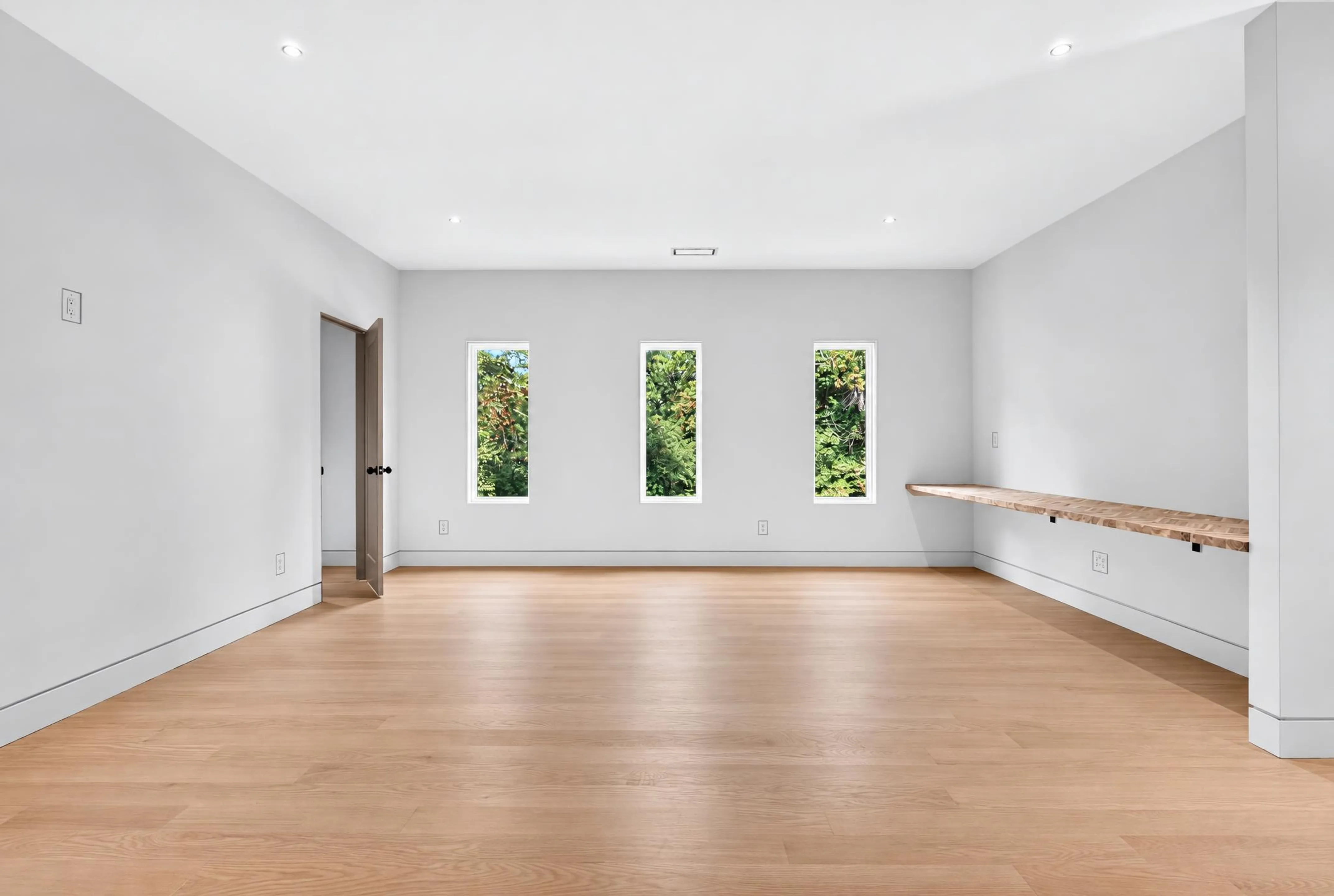 Real estate listing photo by Manor Media