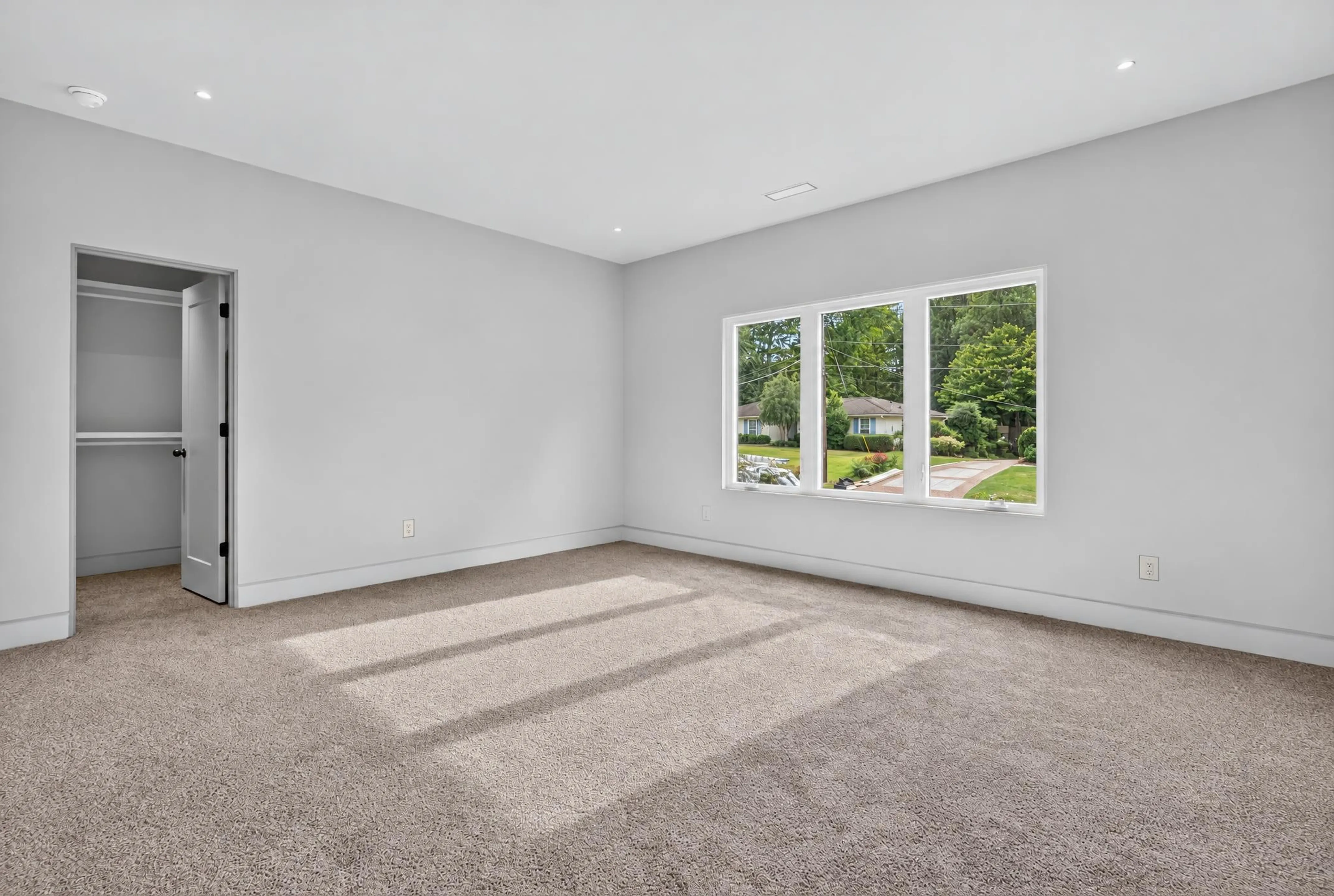 Real estate listing photo by Manor Media