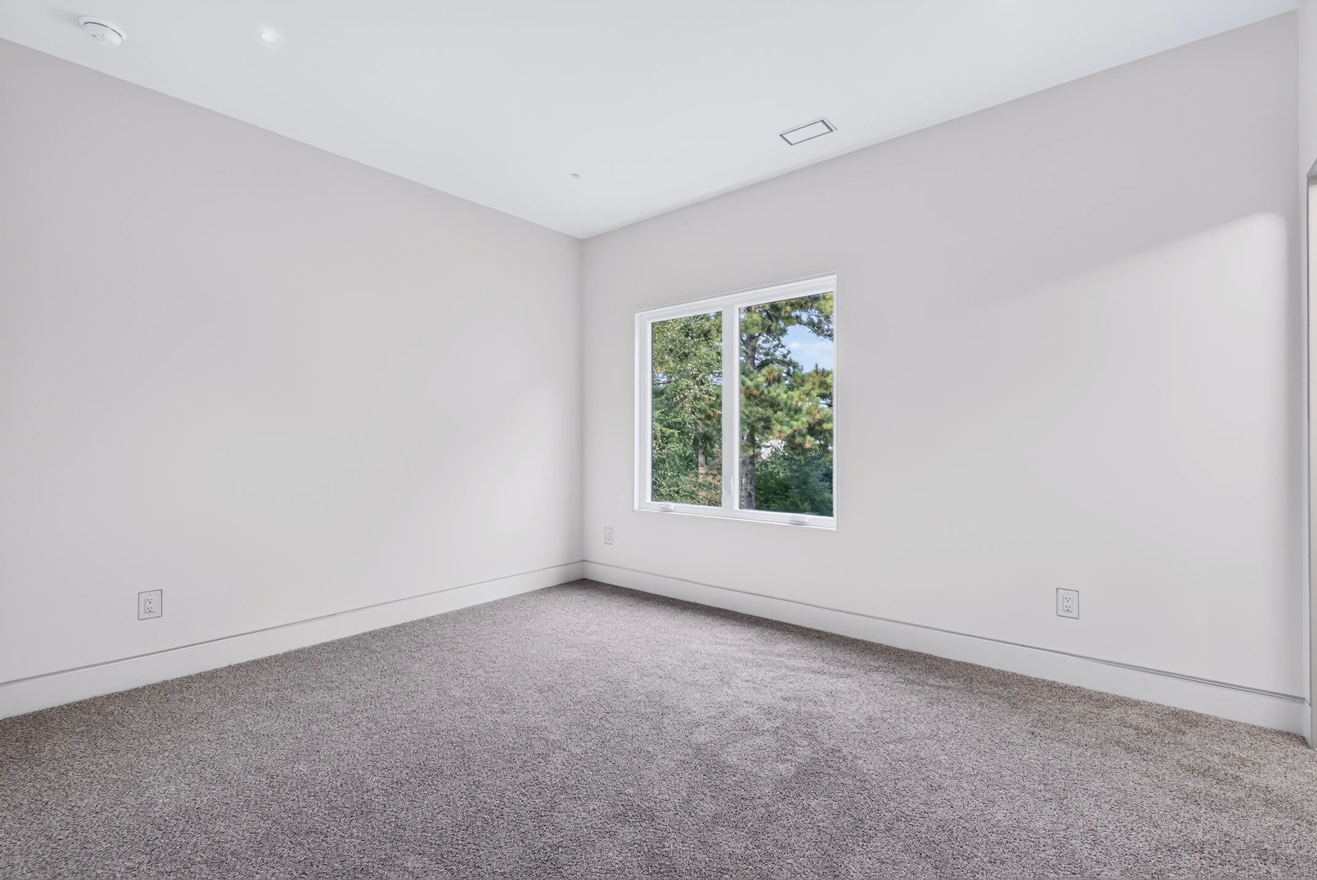 Real estate listing photo by Manor Media