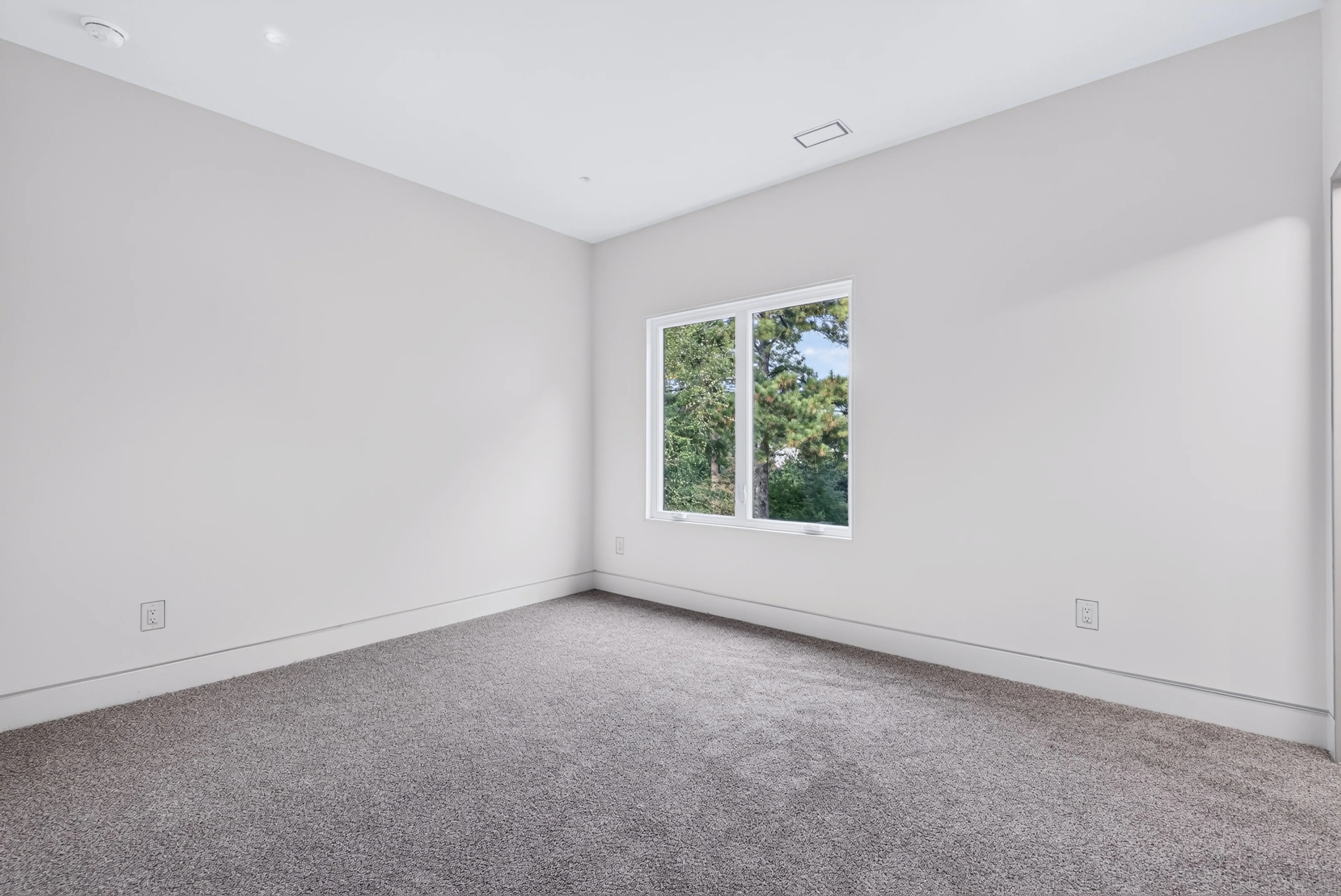 Real estate listing photo by Manor Media