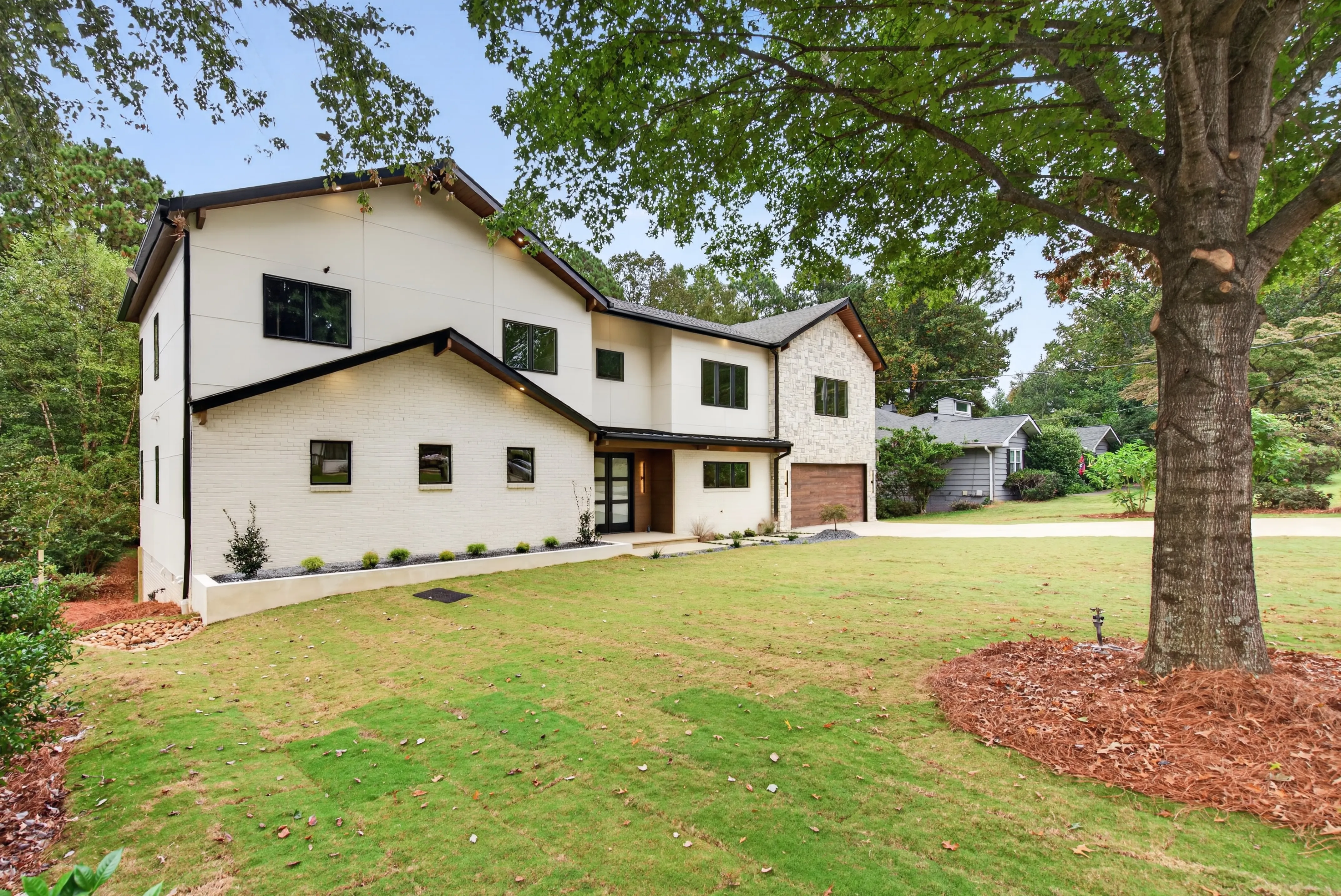 Real estate listing photo by Manor Media