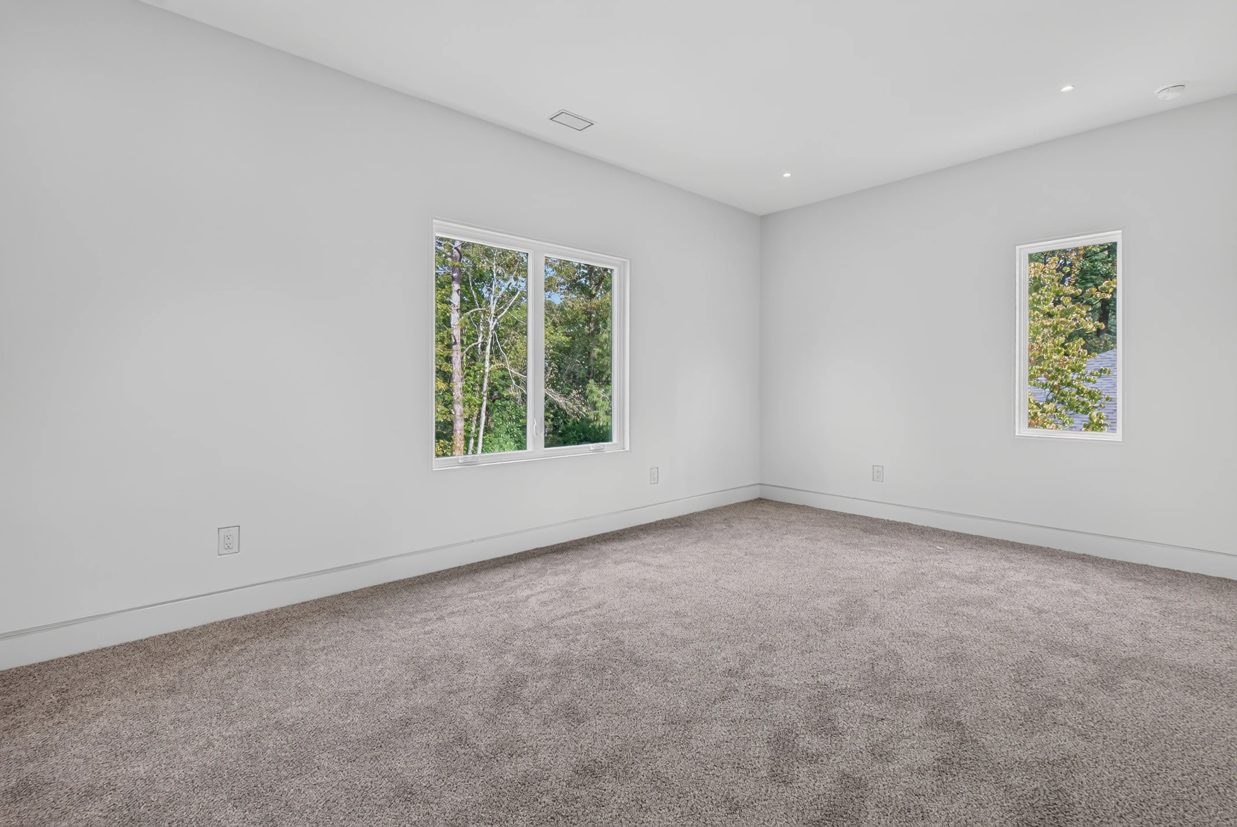 Real estate listing photo by Manor Media