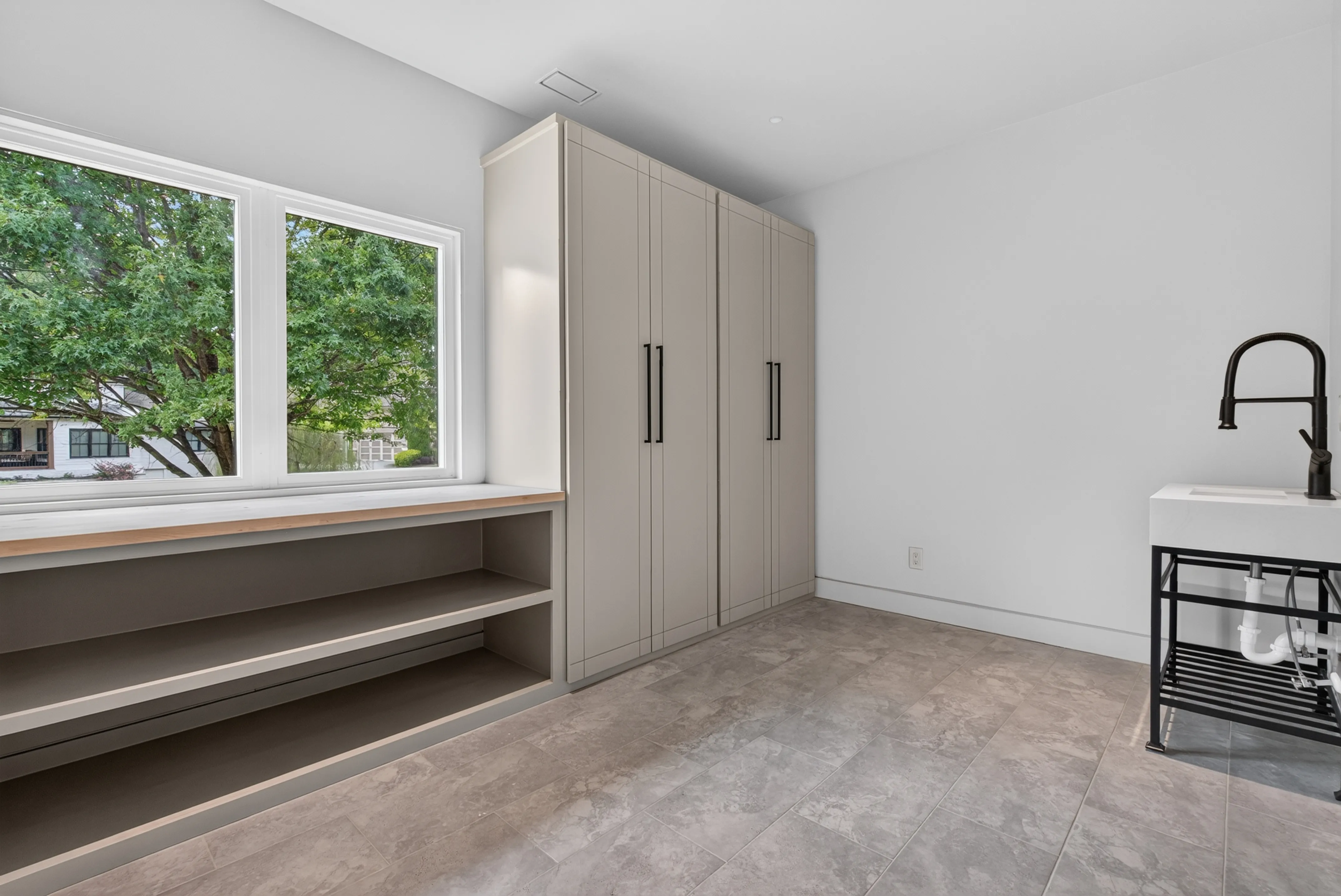Real estate listing photo by Manor Media